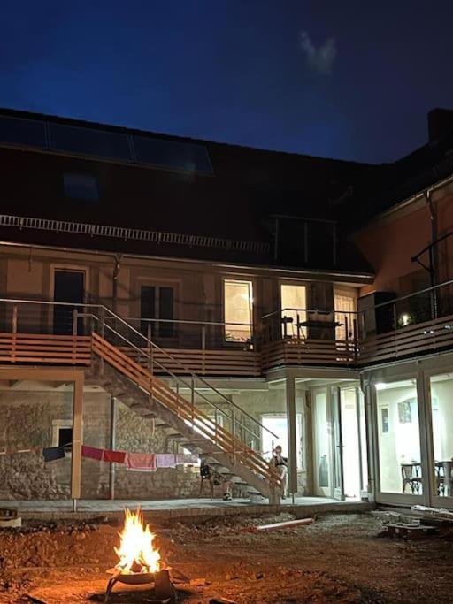 Wohnen Im Dreiseitenhof Mit Galerieschlafzimmer Appartement Neudietendorf